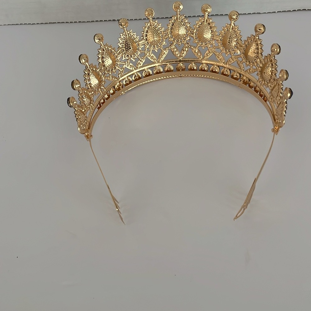 BIEMBI Hair Jewelry Crown Tiaras for Women - Picture 3 of 9